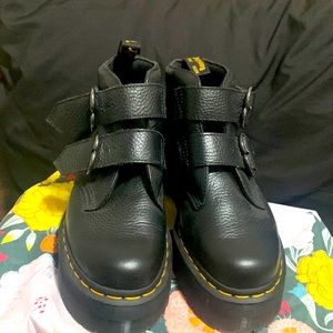 Doc Martens “Devon Heart” boots